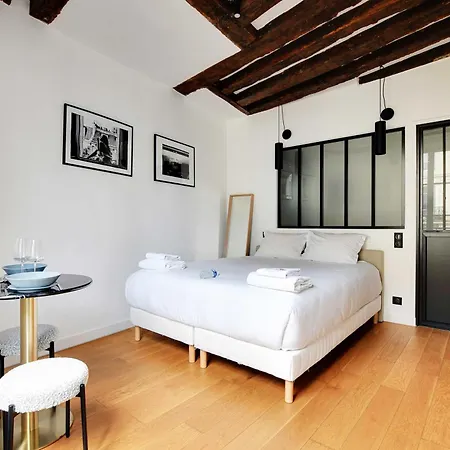 Charming A-c - 2p - Le Marais Appartement